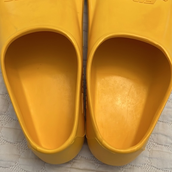 5/$25 Finis Gold Zoomers Training Fins (Size C) - Picture 4 of 7